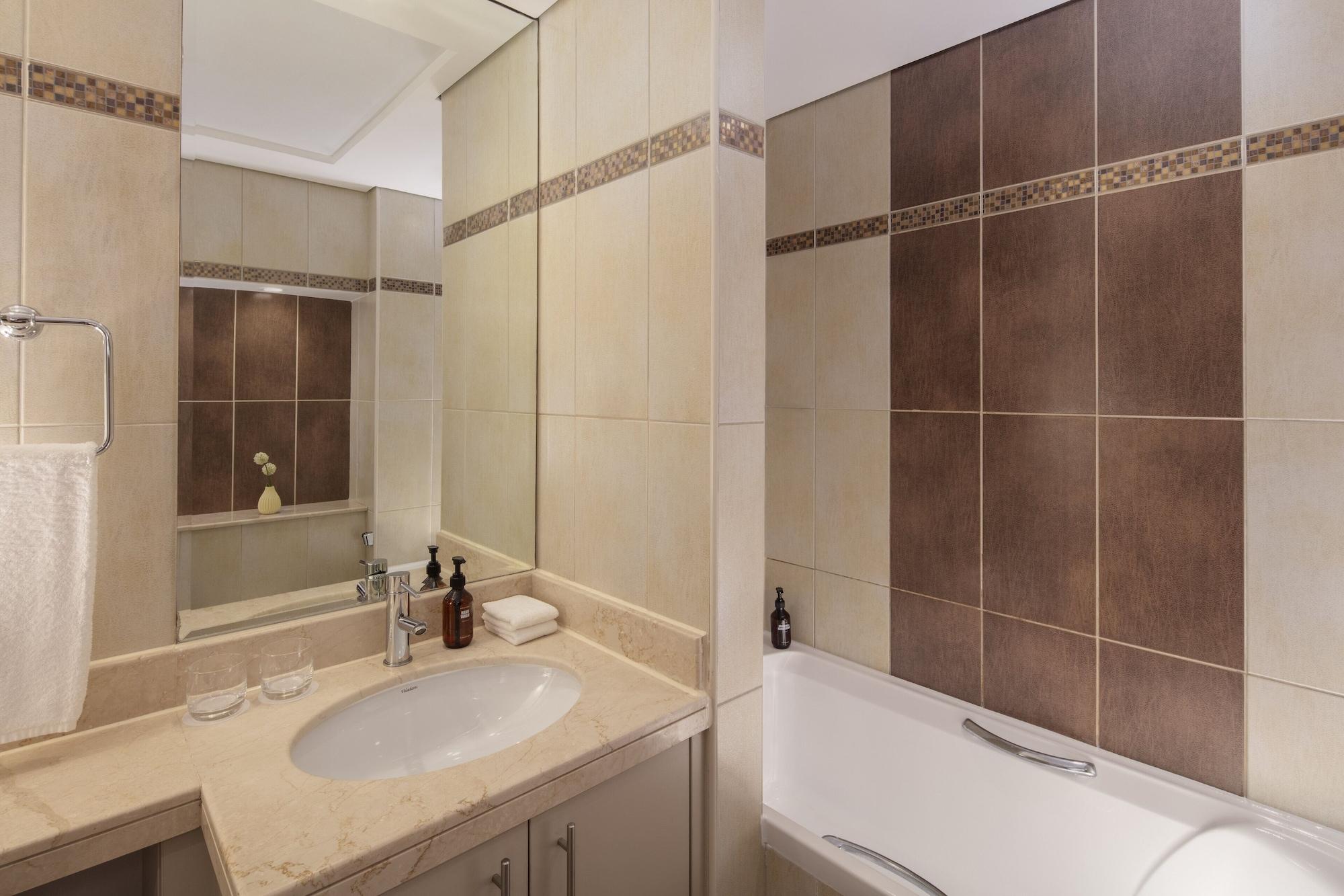 Staybridge Suites Dubai Internet City Kültér fotó